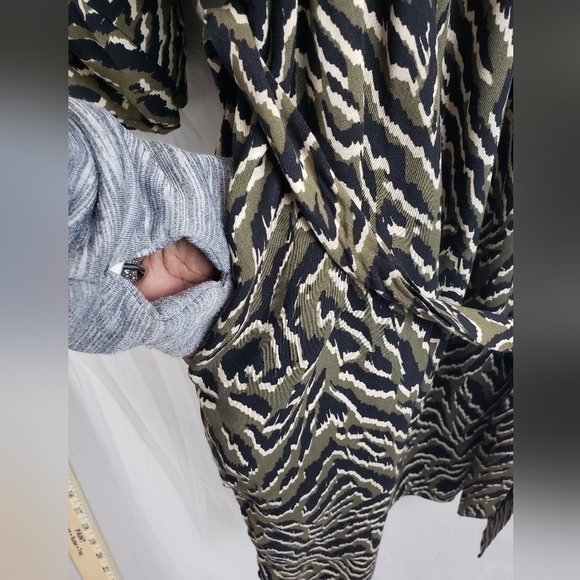 Loralette Green/Black Printed Crossover Bohemian Peasant Dress Sz 18/20 - Picture 6 of 8